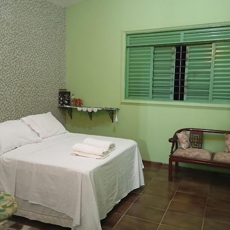 Hospedagem Casa Da Waldir, Quarto Suite 01 Goiás Exteriör bild